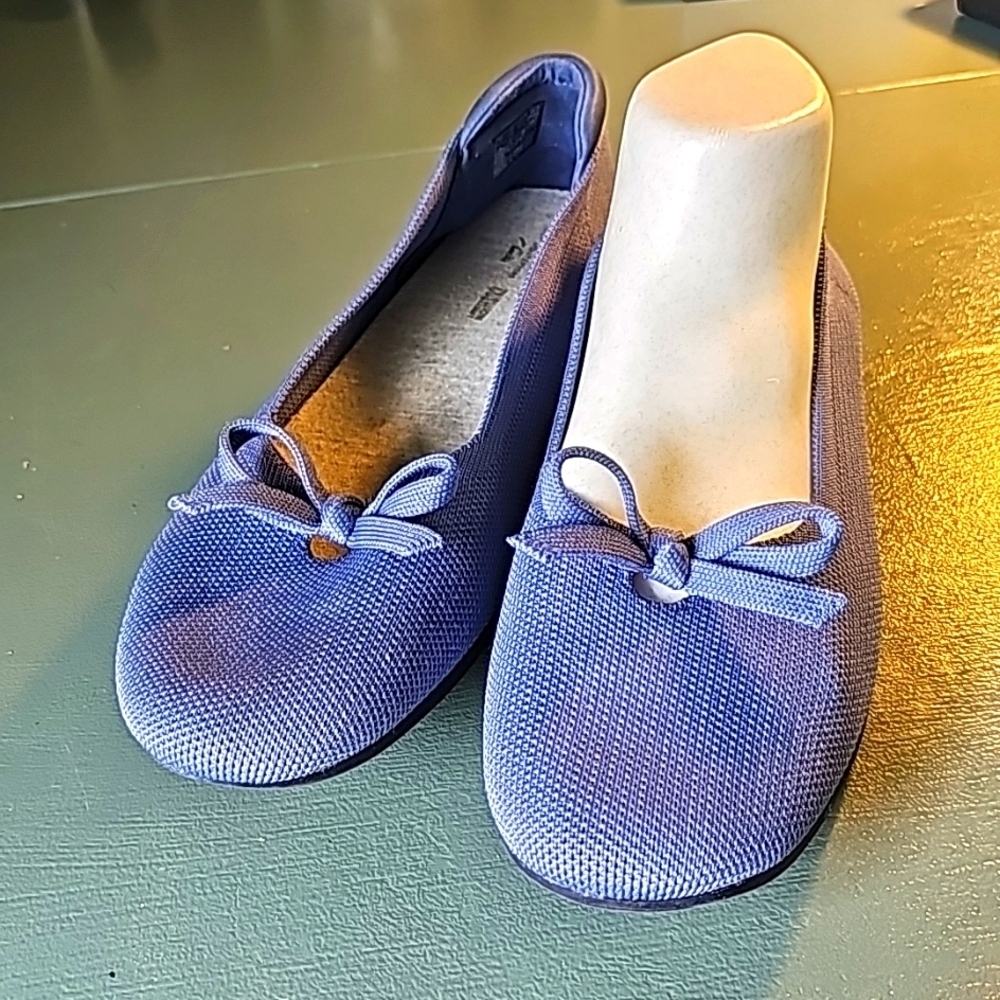 Clark's‎ cloudsteppers cloth flats. With bow. Size 9. Very good used cond…